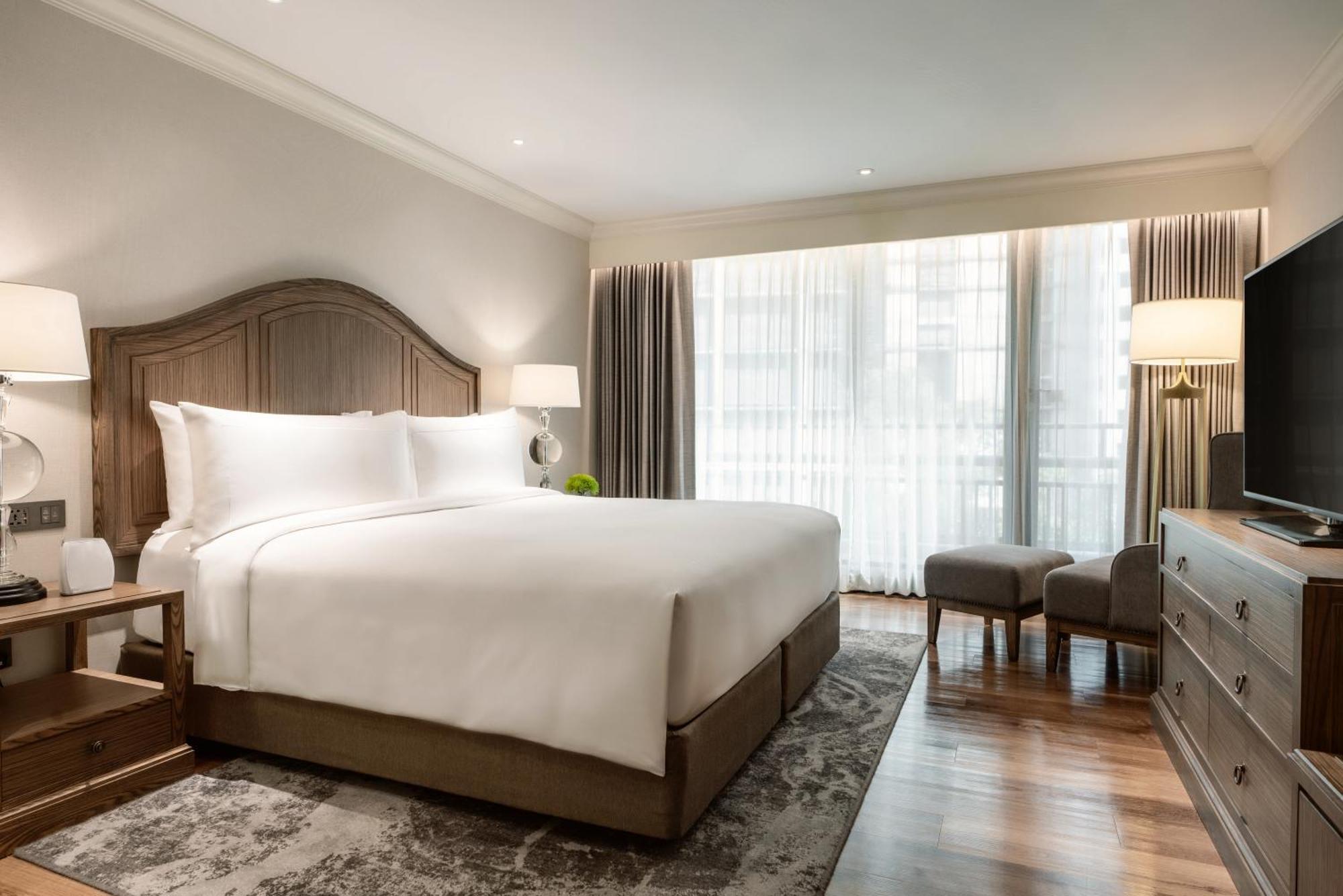 Moevenpick Hotel Bangkok Ploenchit Bdms Exterior photo